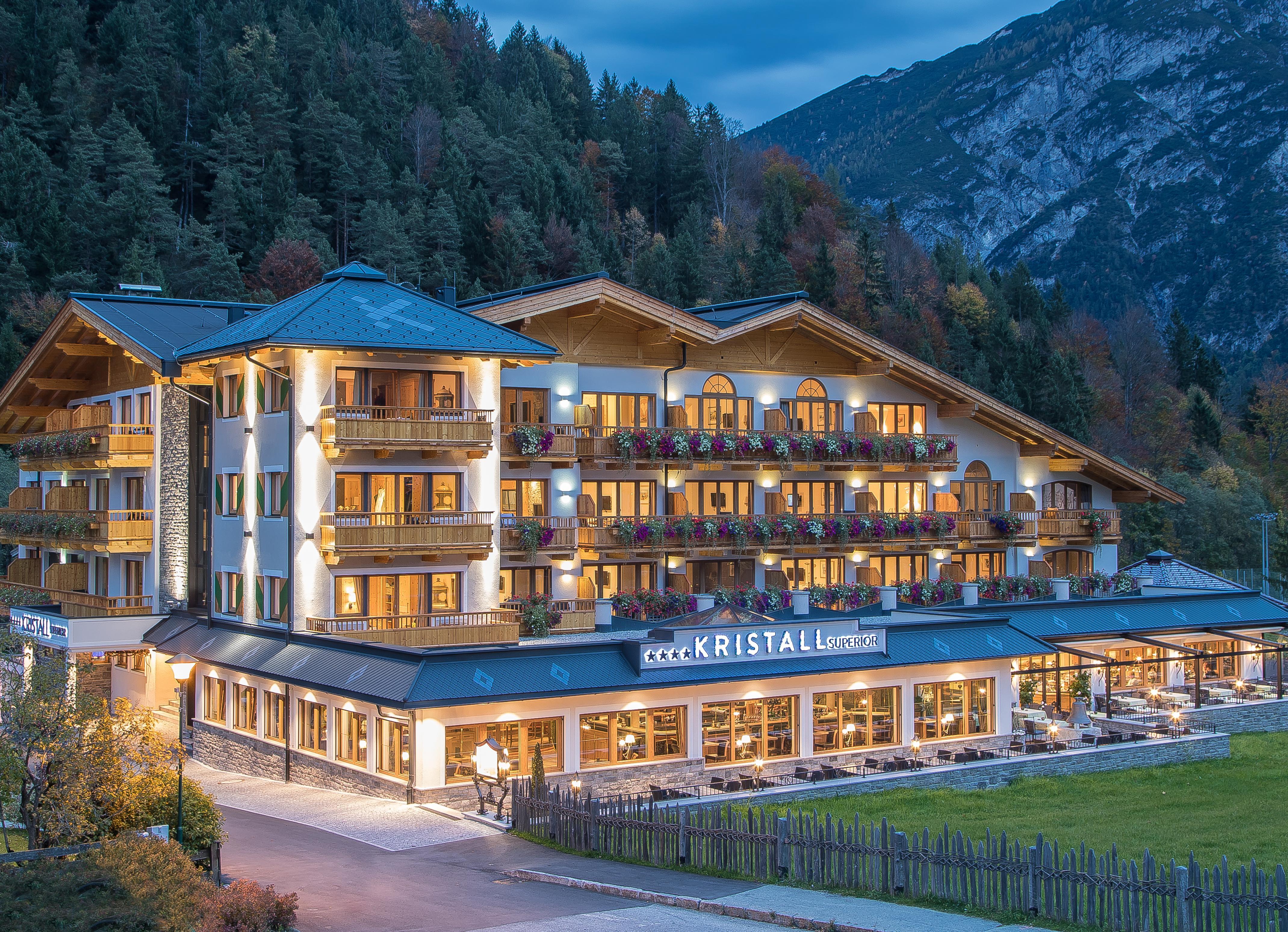 Verwoehnhotel Kristall Пертизау Экстерьер фото